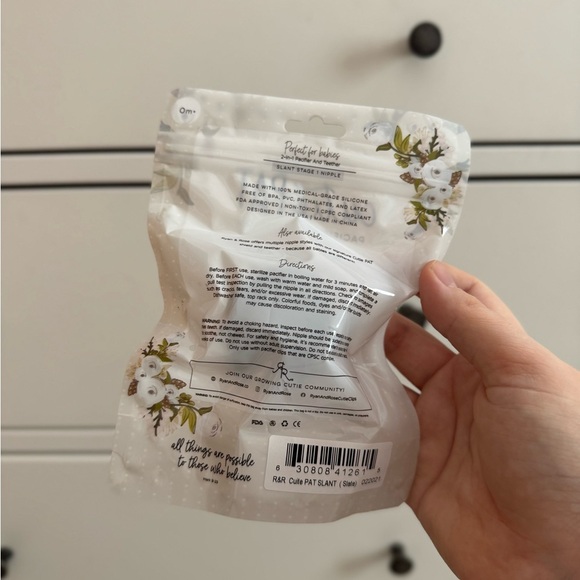 RYAN & ROSE cutie pat pacifier - Picture 3 of 6